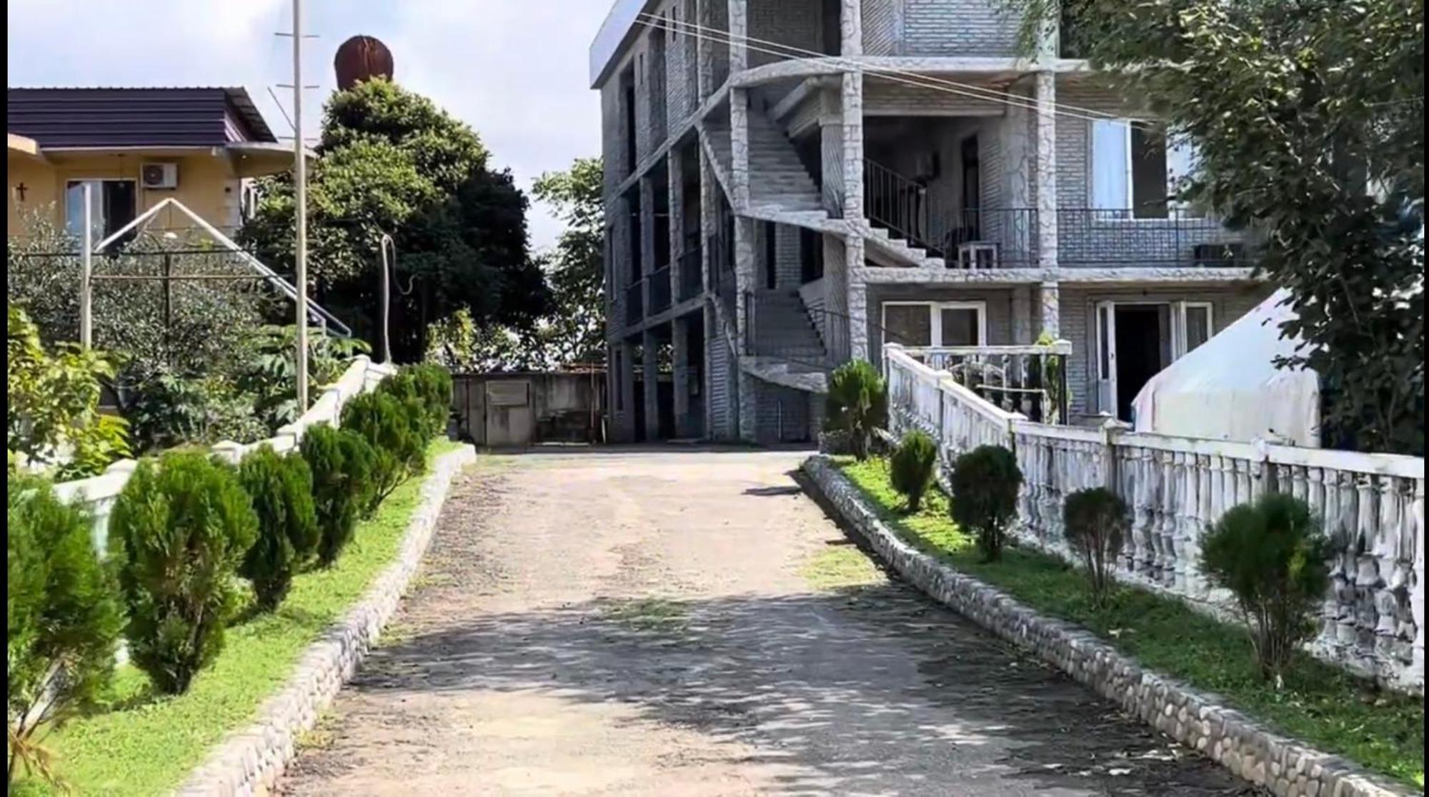 Ok House! Hotell Kobuleti Eksteriør bilde